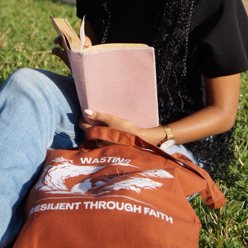 VVS Global tote bag